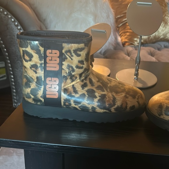 UGG 1122512 Classic Clear Butterscotch Panther Mini Boots Leopard Cheetah sz 8 - Picture 1 of 12